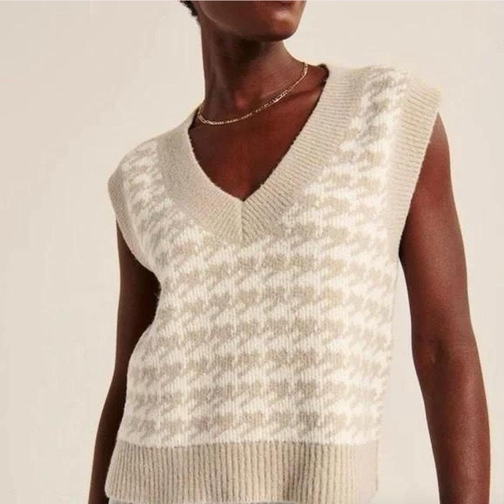 Abercrombie & Fitch | Medium | Cream/Beige | Sweater Vest